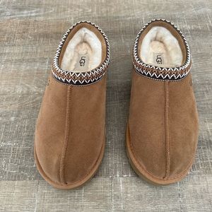 New UGGs Tasman Men’s Size 9. Never worn, in original packaging.